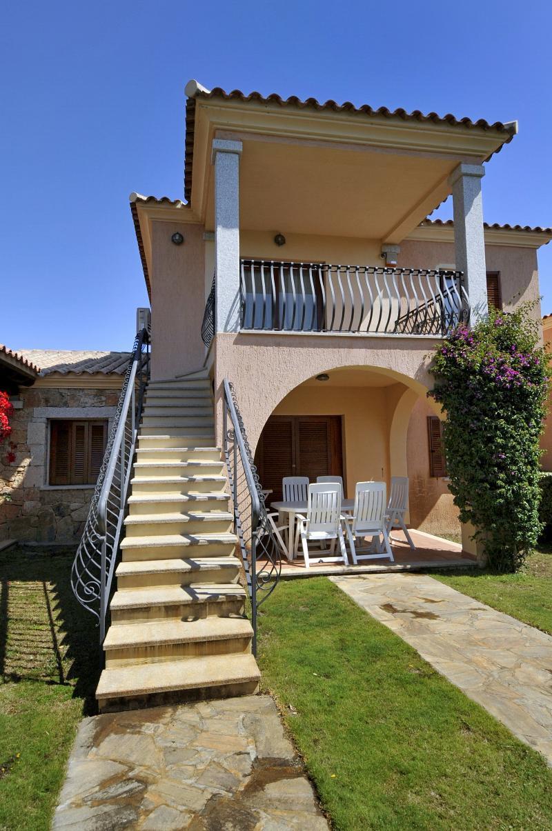 Residence Lu Fraili San Teodoro  Exterior foto